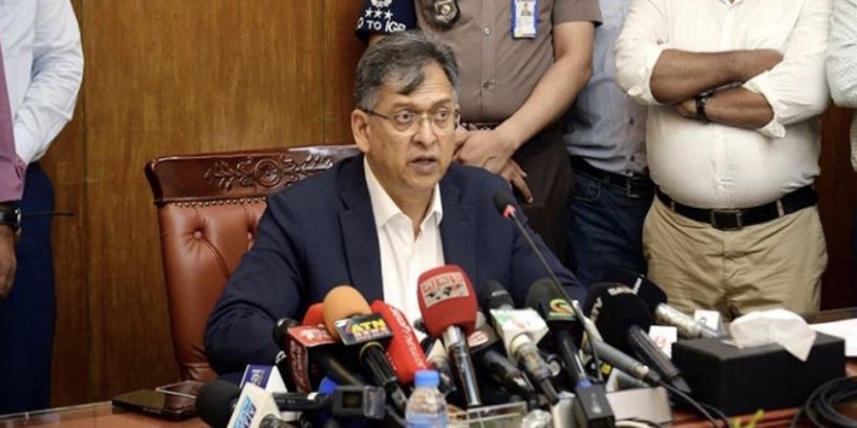 কাগজের কাটিং বনাম বাস্তবতার ক্রাইম-গ্রাফ: টিআইবির রিপোর্ট নিয়ে স্বরাষ্ট্রমন্ত্রীর ভিন্ন সুর!..