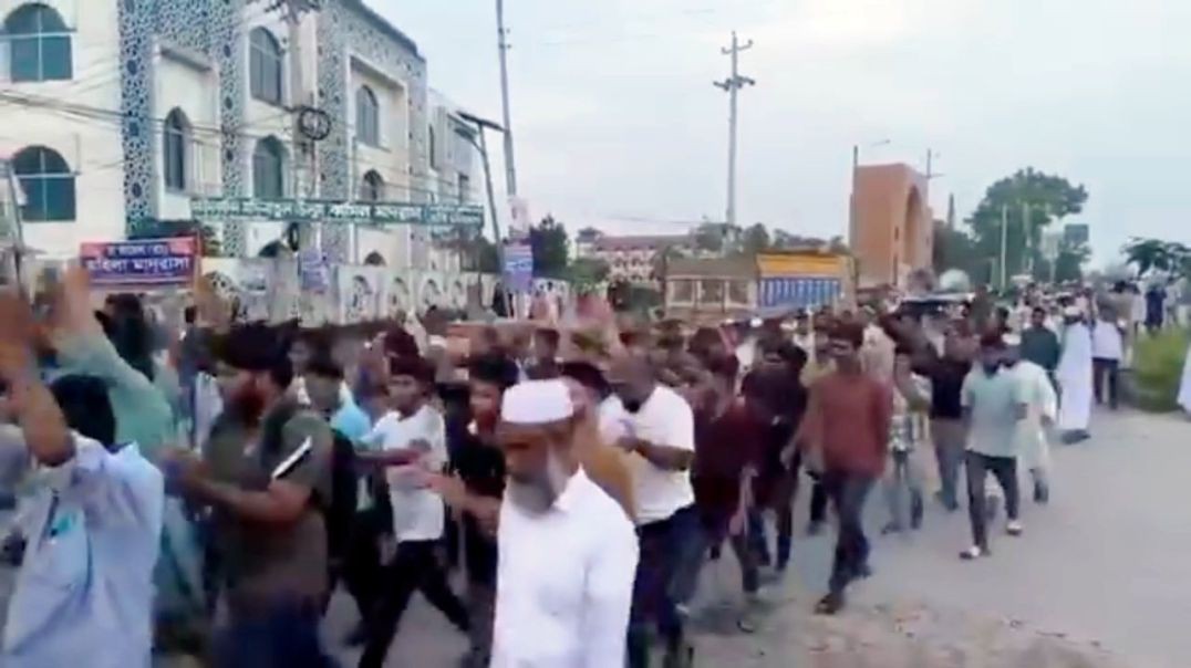 ⁣ছাত্রশিবিরের কেন্দ্রীয় নেতা নিখোঁজের অভিযোগে দাউদকান্দিতে বিক্ষোভ মিছিল