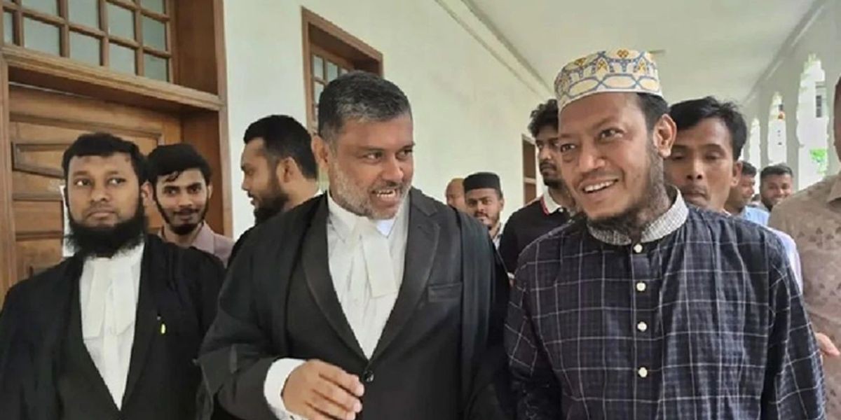 আত্মসমর্পণ করে স্থায়ী জামিন পেলেন মুফতি আমির হামজা