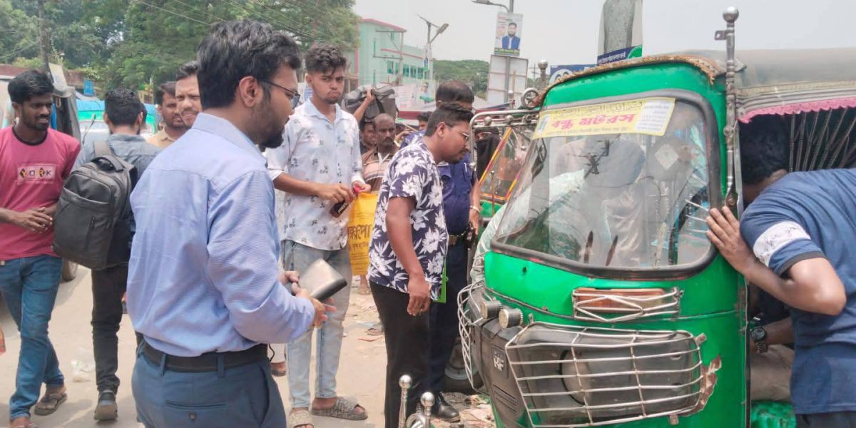 কেন্দুয়ায় অতিরিক্ত ভাড়া আদায়,২ সিএনজি চালককে ভ্রাম্যমাণ আদালতের জরিমানা..