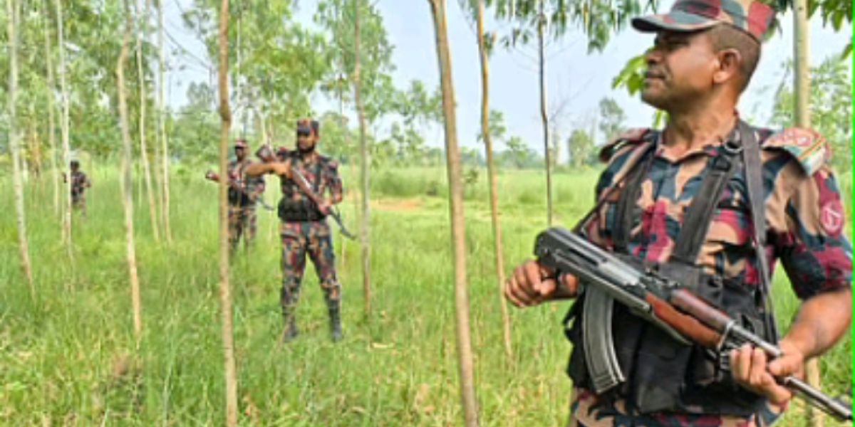 বিরামপুর সীমান্ত দিয়ে ৫ জনকে ঠেলে পাঠানোর চেষ্টা