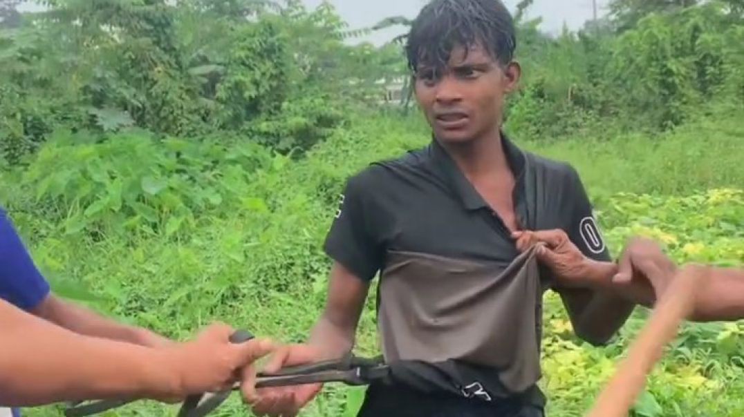 ⁣টাঙ্গাইলের মহাসড়কের পাশে মাদকপাচার অবস্থায় এক মাদকব্যাবসায়ীকে ধরে ফেলে জনগন