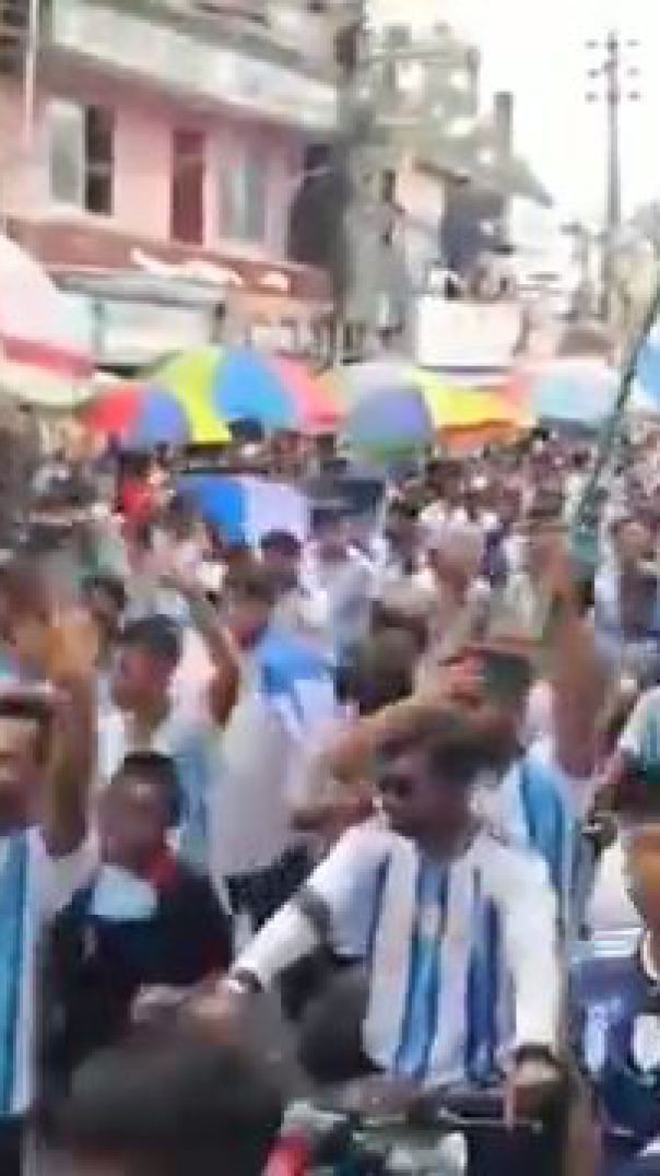 ঝিনাইদহ শহরে চলছে আর্জেটিনা সমর্থকদের গণমিছিল...(480P_SD)
