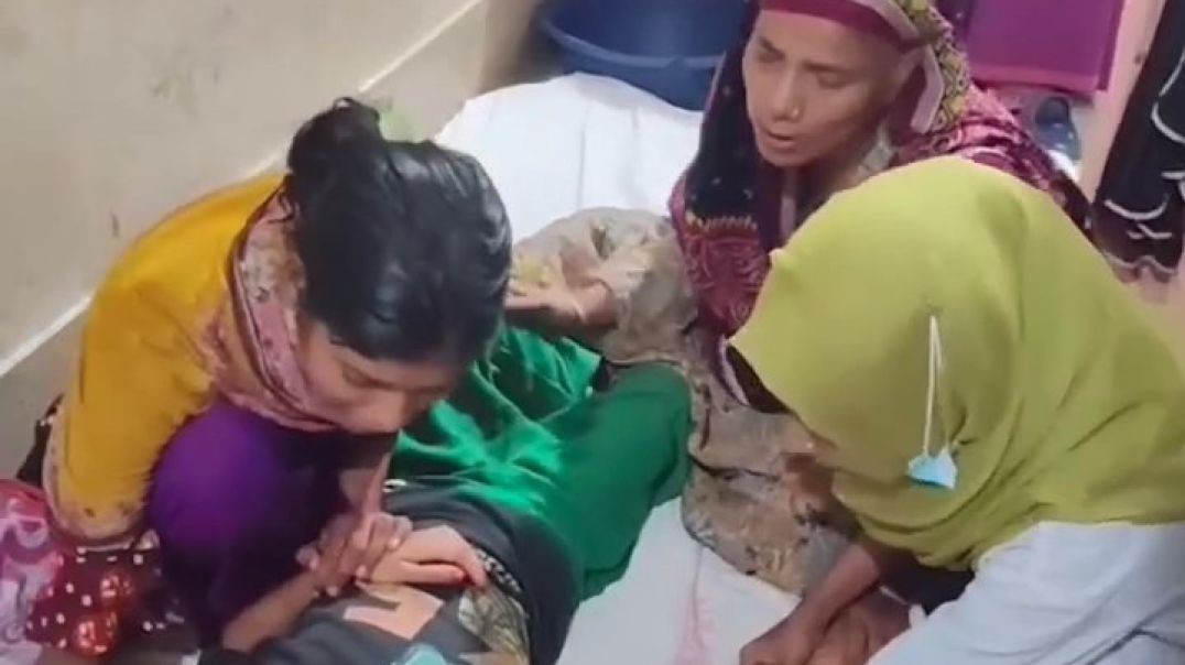 ⁣পিরোজপুরে খাবারের সাথে বি-ষ মিশিয়ে বাবার বিরুদ্ধে  নিজ সন্তানদের হ-ত্যা চেষ্টার অভিযোগ উঠেছে