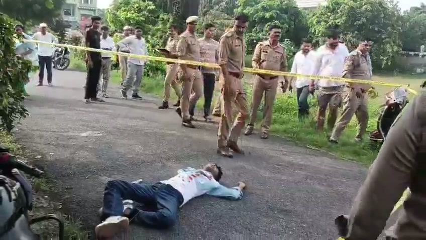 ⁣মাথা মুণ্ডন করে প্রেমিকার মাথায় গুলি, তারপর প্রেমিকের আত্মহত্যা: চাঞ্চল্যকর ঘটনা