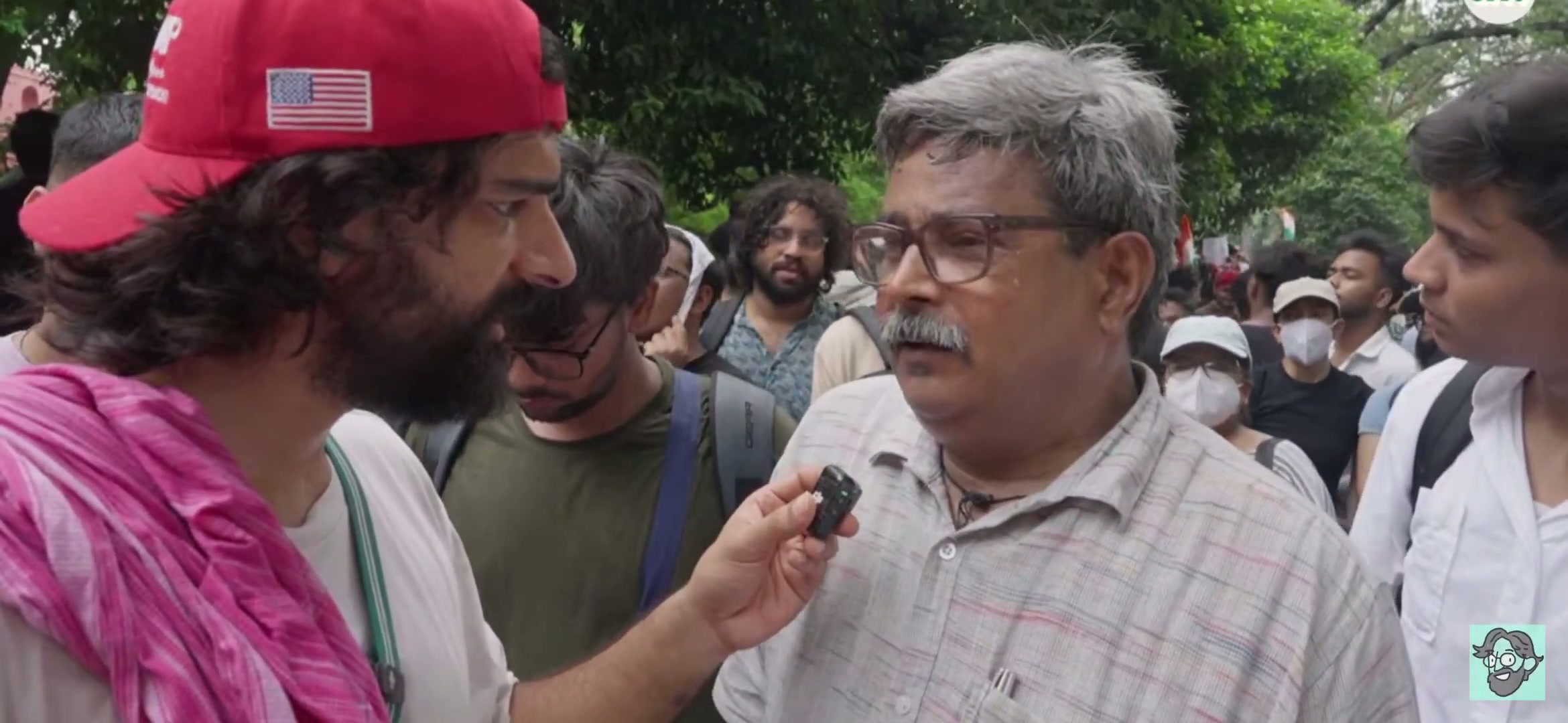 ⁣স্থির বস্তু সরাতে চাই বল: যন্তর মন্তরে শিক্ষকের তাৎপর্যপূর্ণ বার্তা..