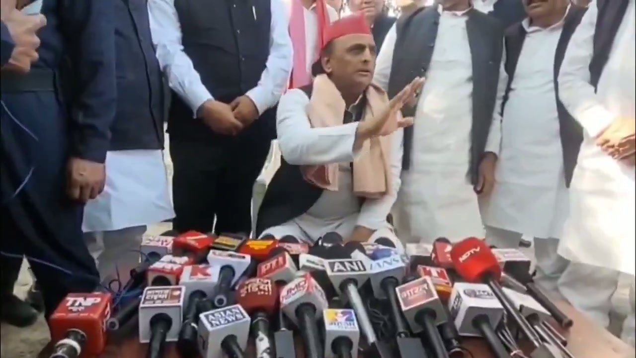 ⁣বিখ্যাত নেতাকে সাংবাদিকের প্রশ্নে বেকায়দায়, চাঞ্চল্যকর তথ্য ফাঁস..