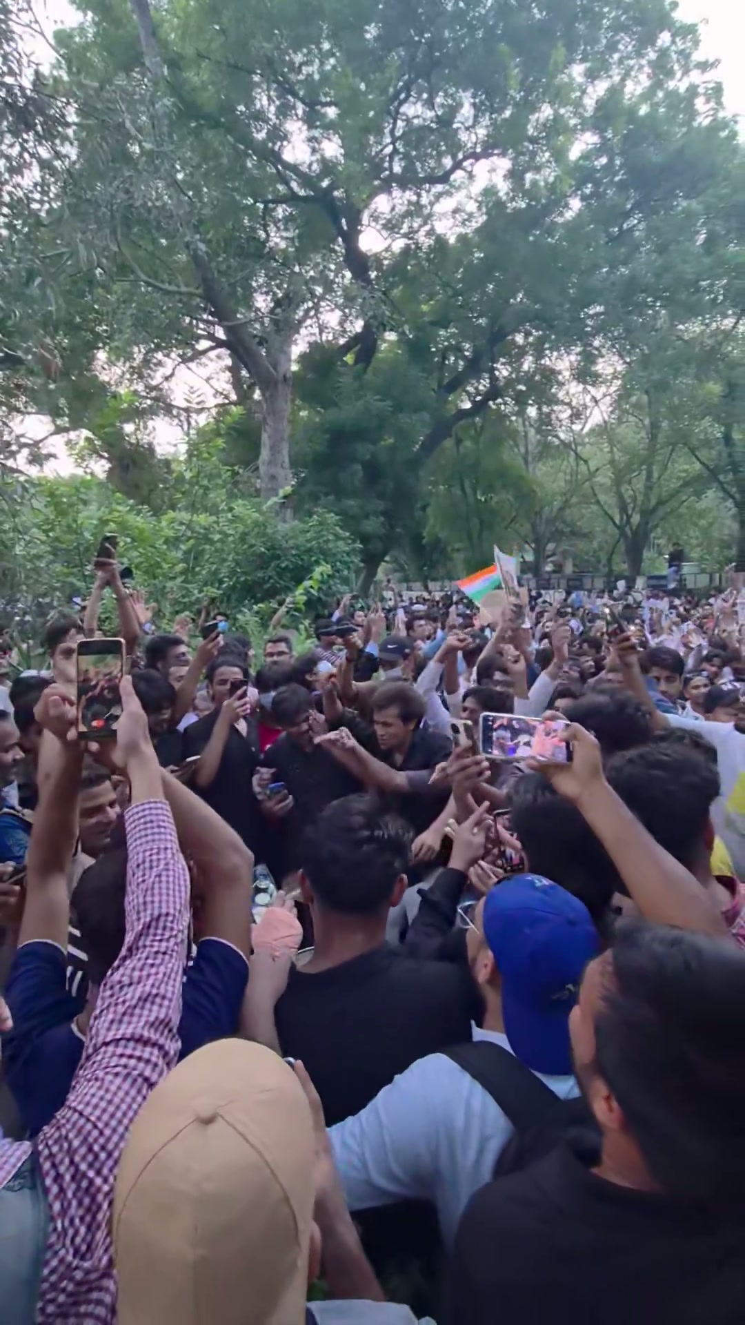 ⁣শিক্ষার্থীদের জয়ে ভারতে ব্যাপক রদবদল: পদত্যাগ শিক্ষামন্ত্রীর..