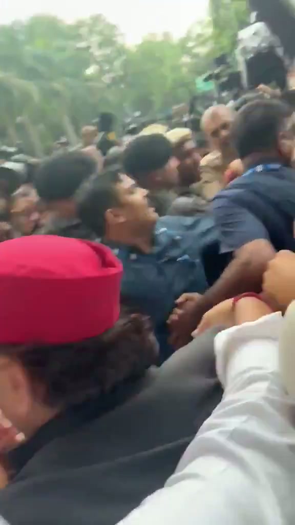 ⁣ডাঃ লক্ষ্মণ যাদব: যুবকদের আওয়াজ তোলা কি এখন অপরাধ?