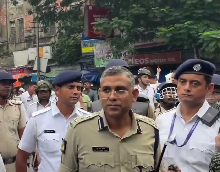 ⁣কলকাতায় ছাত্র বিক্ষোভ, পুলিশের লাঠিচার্জে রণক্ষেত্র