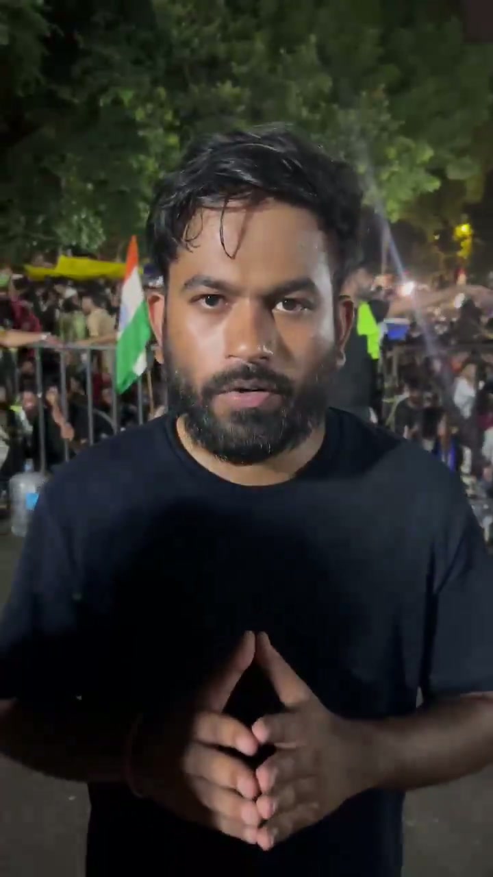 ⁣অবিশ্বাস্য! আপনার ঘরেই লুকিয়ে আছে এই বীভৎস কীট, যা আবার ফিরে এসেছে!..