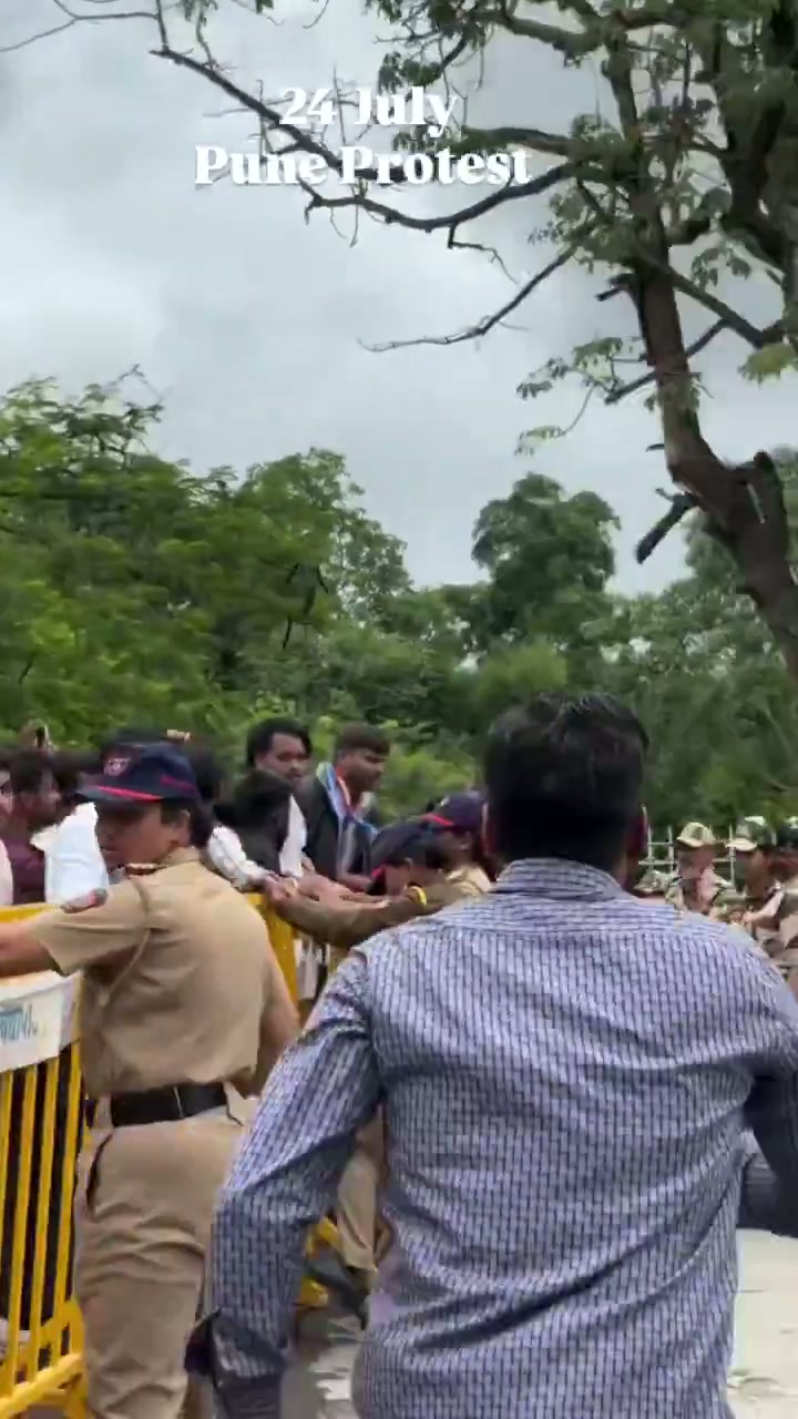 ⁣জন্তর মন্তর নয়, পুণেতে কারিশমা আজিজের প্রতিবাদী ঝড়!