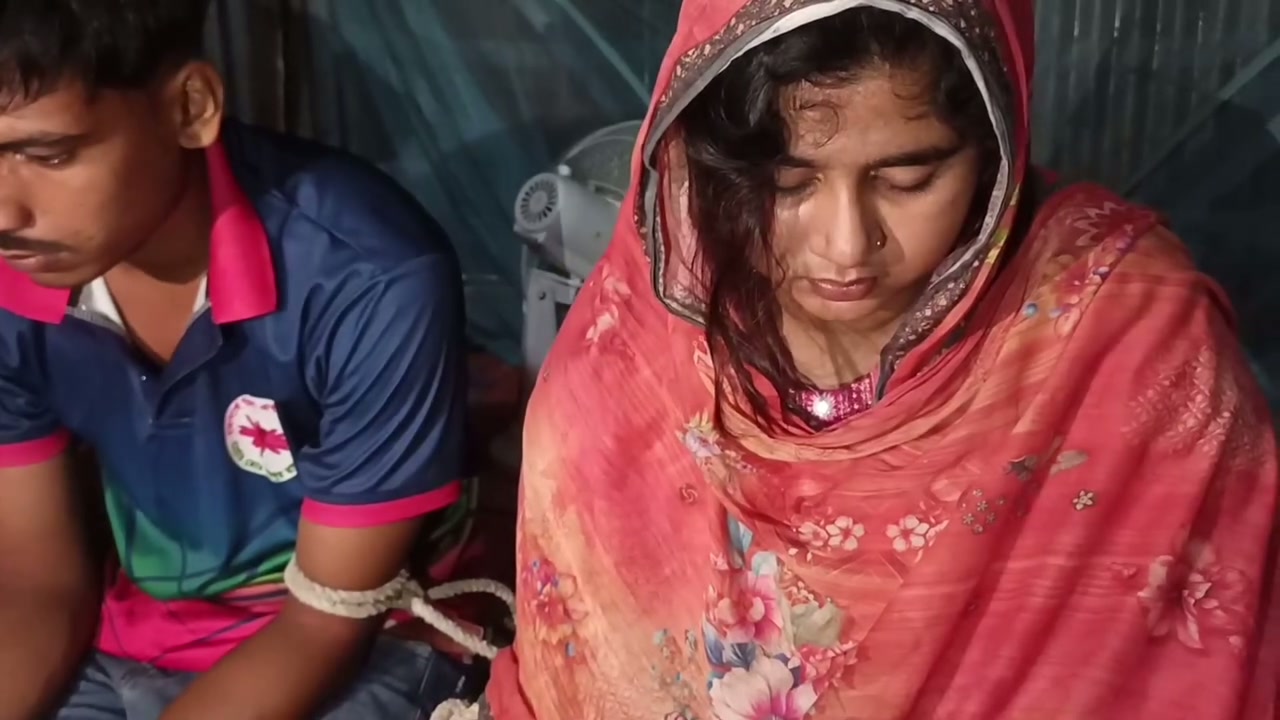 রৌমারীতে প্রবাসী স্বামীর স্ত্রী পরকীয়ার টানে উধাও, তোলপাড় এলাকায়