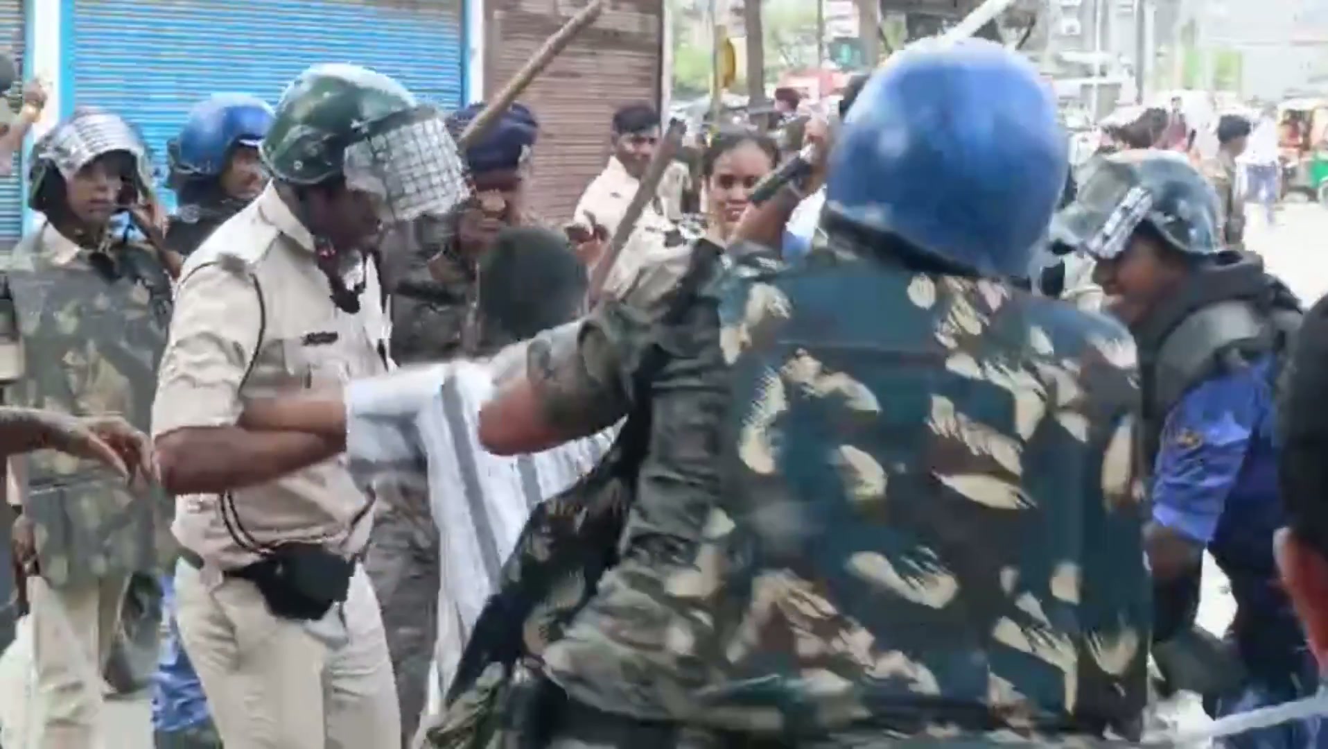 ⁣ভারতের বিহারে তীব্র বিক্ষোভ: পূর্নিয়ার পরিস্থিতি উত্তপ্ত, ধর্মেন্দ্র প্রধানের সফর ঘিরে উত্তেজনা..