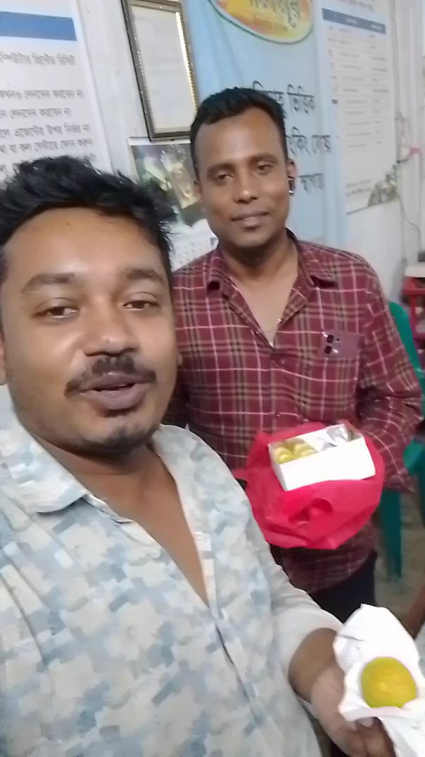 আর্জেন্টিনার জয়ে মিষ্টি  খা...