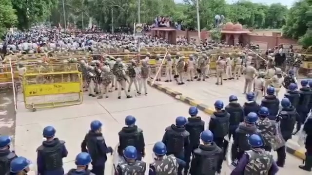 ⁣রাজস্থানে ভজনলাল সরকারের পতন আসন্ন? জনতা চাইছে পরিবর্তন