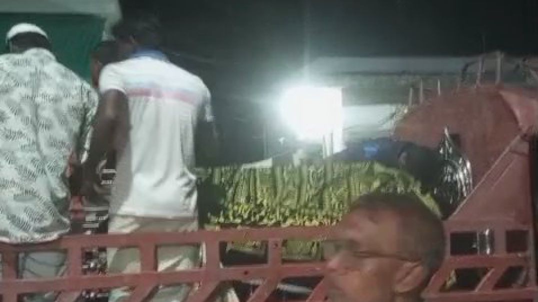 ⁣জেলেদের মরদেহ একে একে আনা হচ্ছে হাসপাতালে