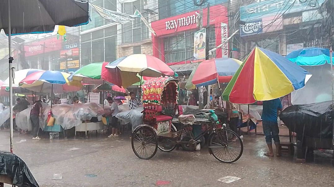 অতি বৃষ্টিতে জলাবদ্ধতা ফরিদপুর নিউ মার্কেটে