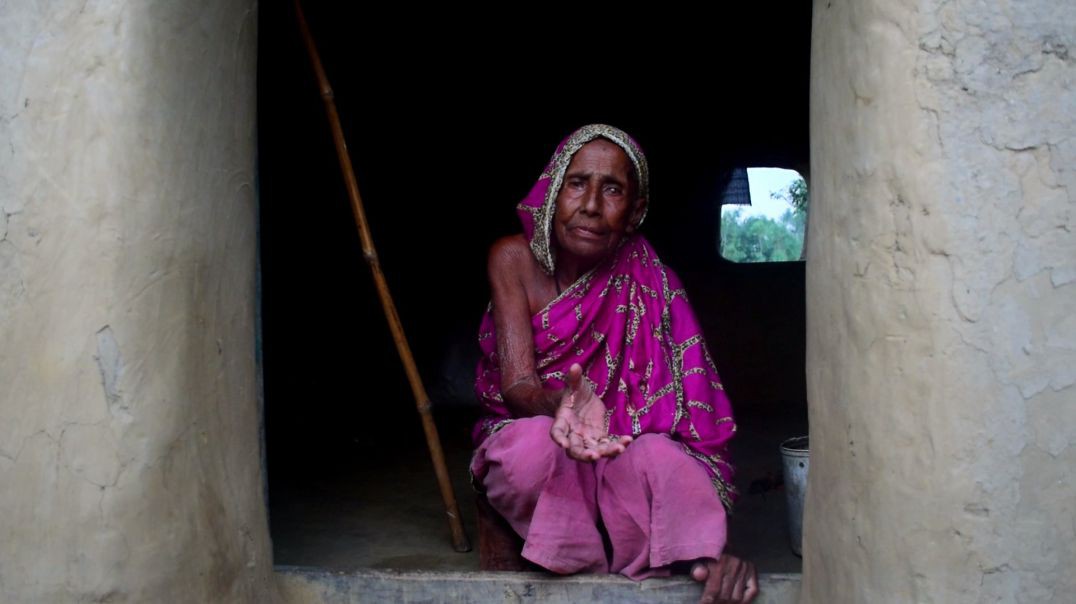 একজনের ভিক্ষার চালে তিনজন প্রতিবন্ধীর সংসার,নিশ্চিত নেই একবেলা খাওয়ার,