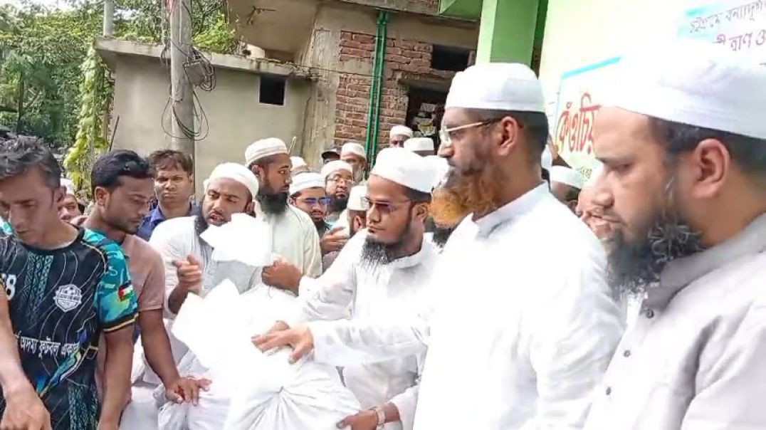 ⁣চট্টগ্রামেে বন্যা কবলিত এলাকা আল্লামা মামুনুল হকের পরিদর্শন