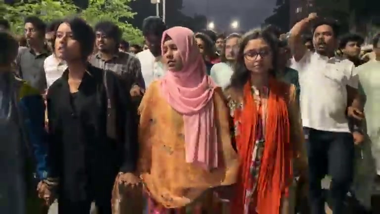 ⁣এনসিপি পদযাত্রায় হামলা, ঢাবিতে উত্তাল ছাত্রশক্তির তীব্র বিক্ষোভ