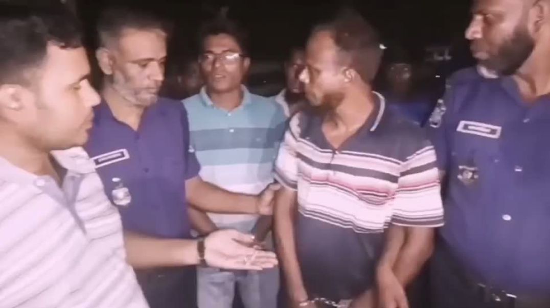 মঠবাড়িয়ায় প্রাথমিক বিদ্যালয়ের দপ্তরি দুলাল'কে ই'য়াবা সহ আটক করেছে থানা পুলিশ।