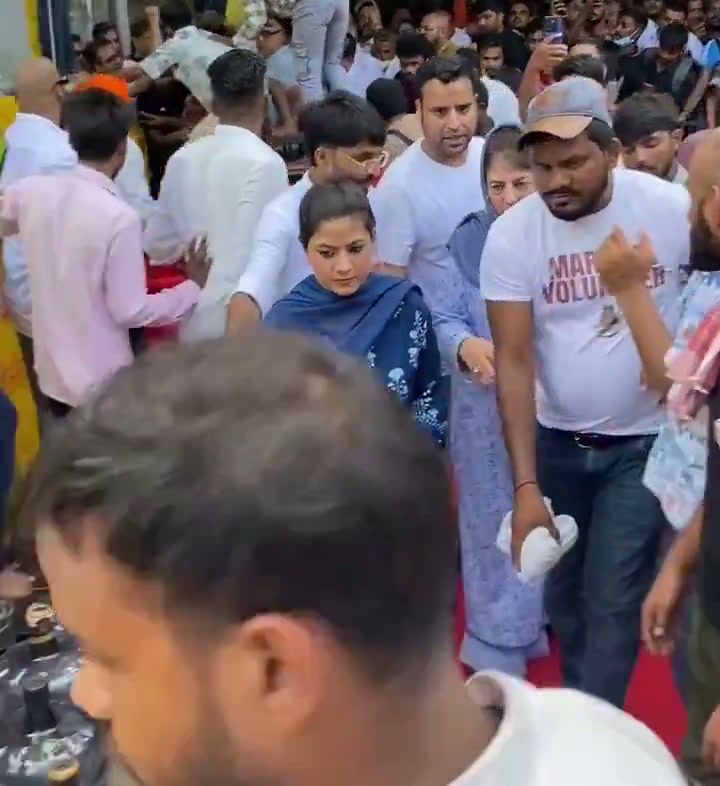 ⁣জম্মু-কাশ্মীর নিয়ে সরব মেহবুবা মুফতি, জন্তর-মন্তর এলেন সাবেক মুখ্যমন্ত্রী..