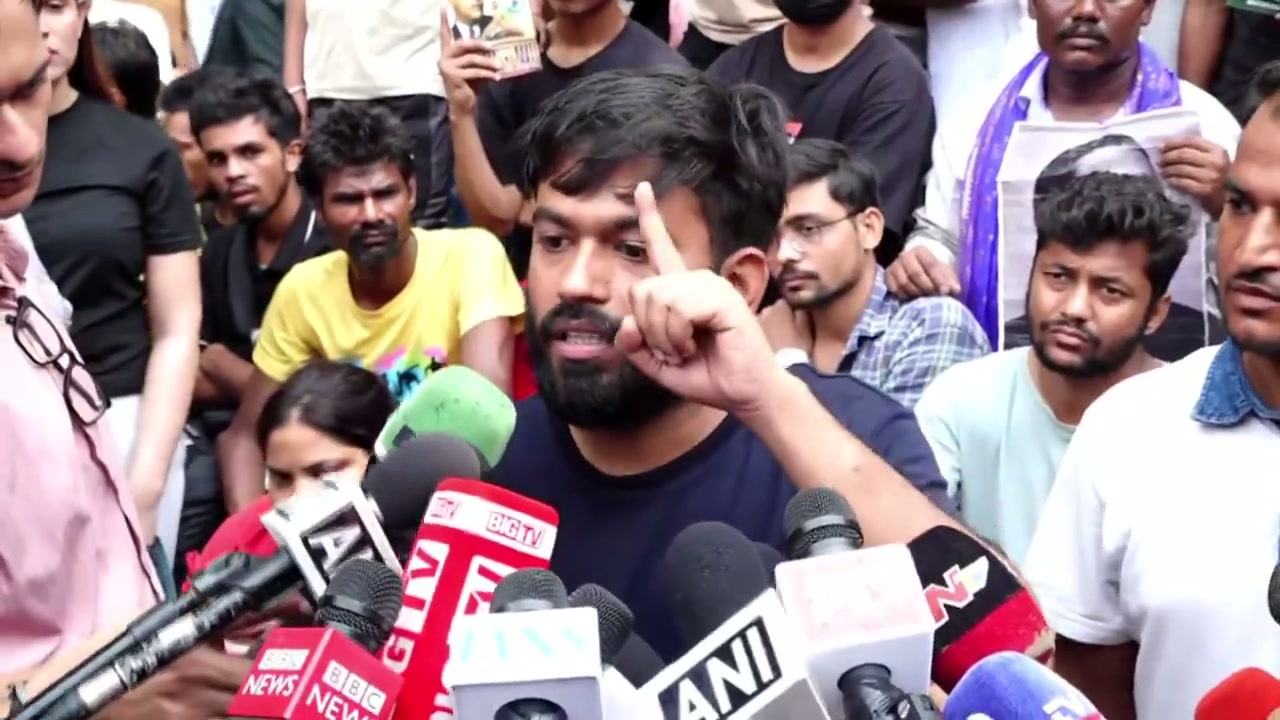 ⁣আশুতোষ রানার কড়া বার্তা: সমাধানের নামে সরকার কেবল সময় নষ্ট করেছে!..