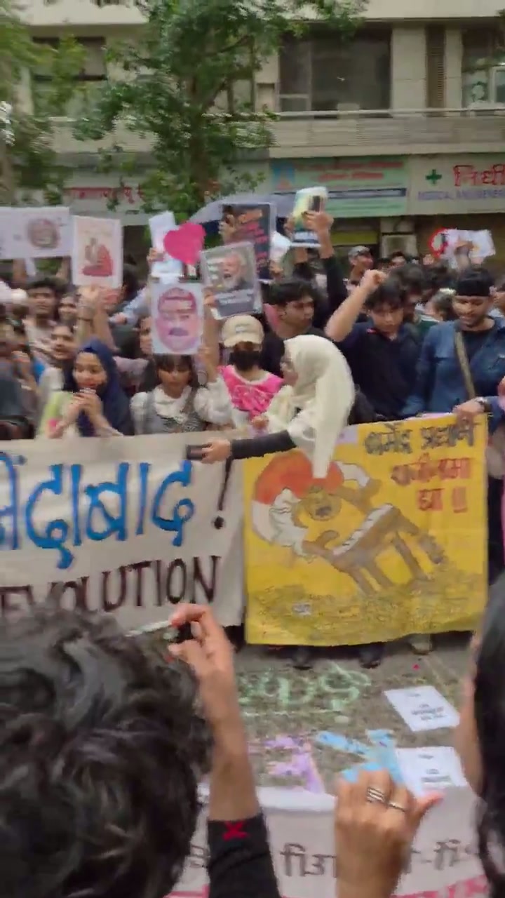⁣তারুণ্যের জোয়ার দেশজুড়ে: মোদি সরকারের পতন অনিবার্য?