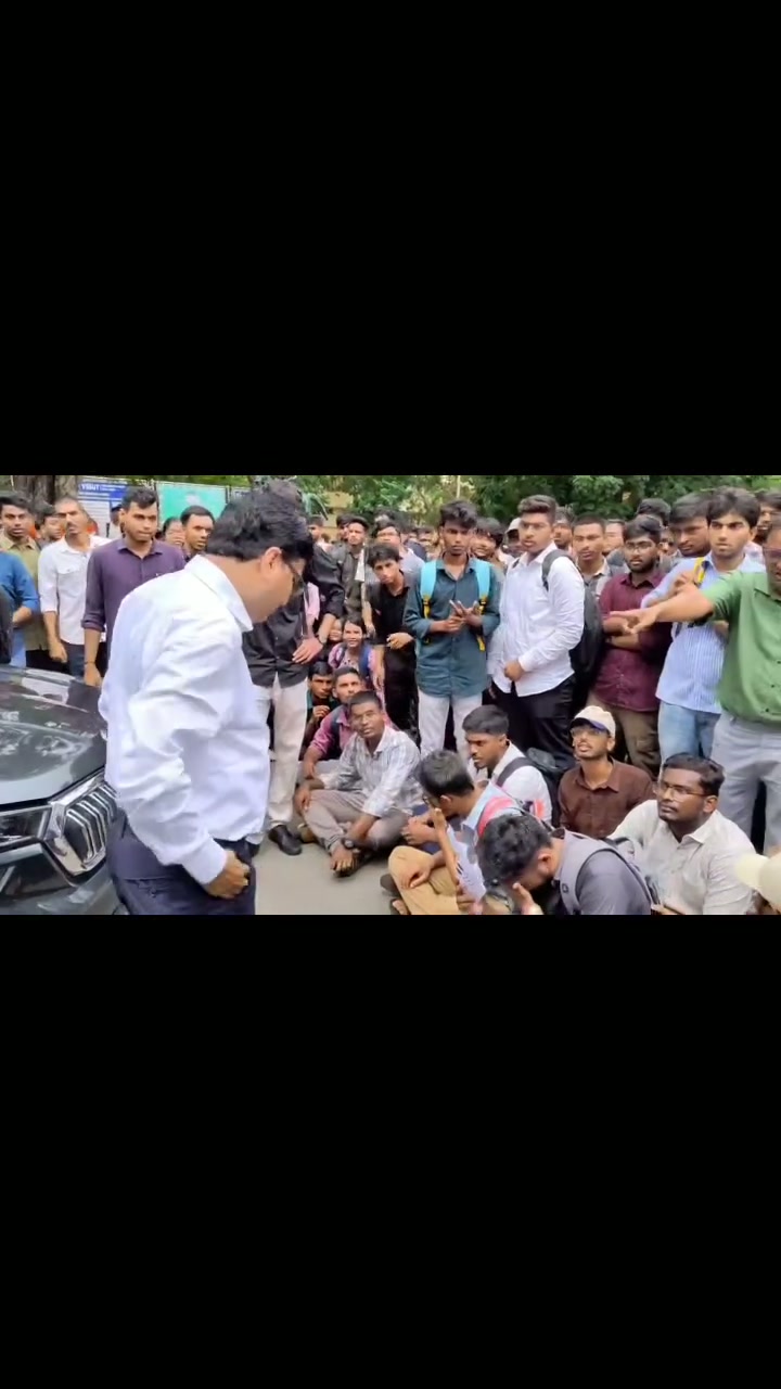 ⁣ছাত্র প্রতিবাদের মুখে শিক্ষাঙ্গনের করুণ দশা: মৌলিক সুযোগ-সুবিধাহীন প্রকৌশল শিক্ষা..