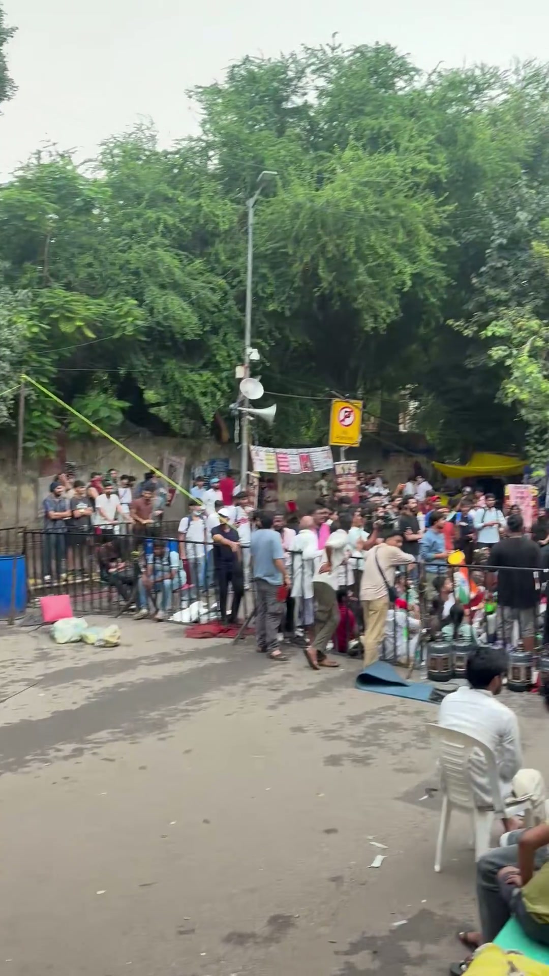 ⁣আশুতোষ রাঙ্কার 'সকালের দৃশ্য': অর্থনৈতিক অগ্রযাত্রায় নতুন উদ্দীপনা..