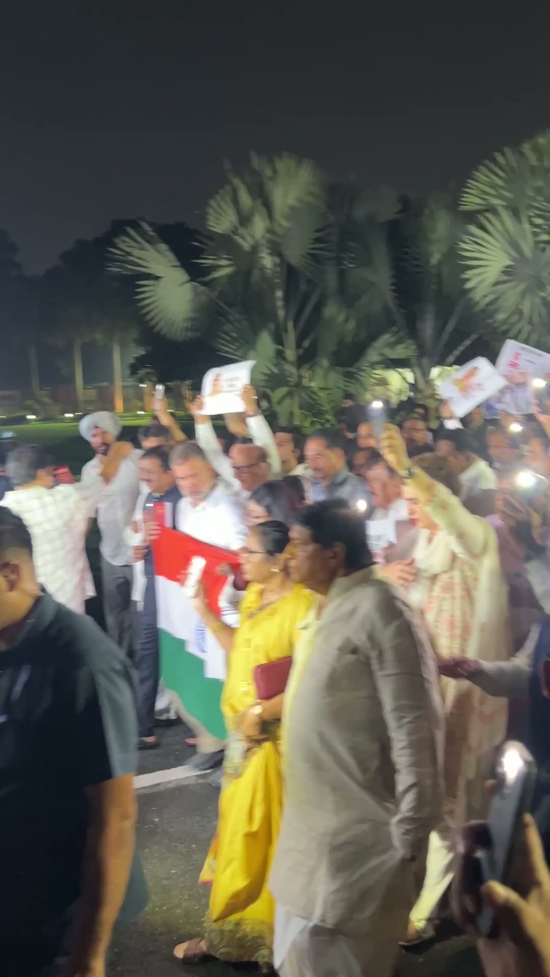 ⁣মহাত্মা গান্ধীর স্মৃতিবিজড়িত গান্ধী স্মৃতি জাদুঘর পরিদর্শনের ছবি..