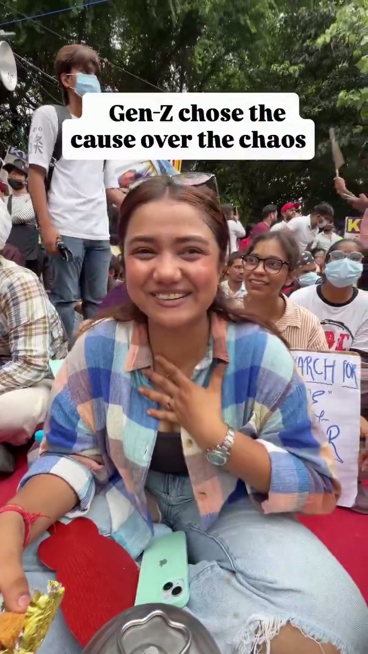 ⁣যন্তরমন্তরে নবীন প্রজন্মের মানবিক আবেদন: বিশৃঙ্খলার ঊর্ধ্বে কারণের জয়..