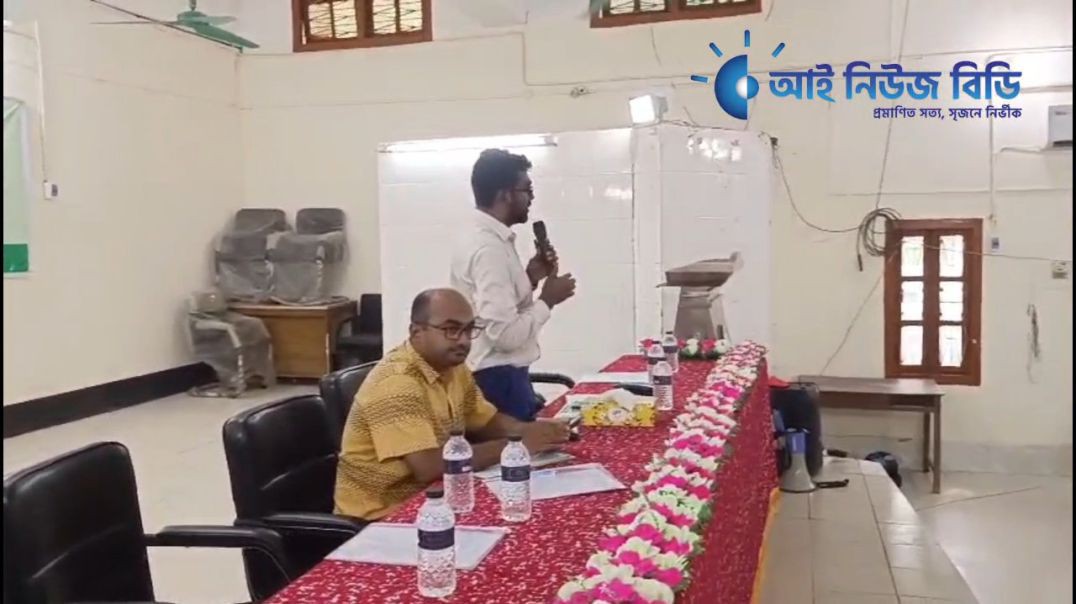 ⁣সাতক্ষীরায় পেশাজীবী চালকদের প্রশিক্ষণ কর্মশালায় বক্তব্যে রাখছেন ডিডি প্রকৌশলী তানভীর আহমেদ