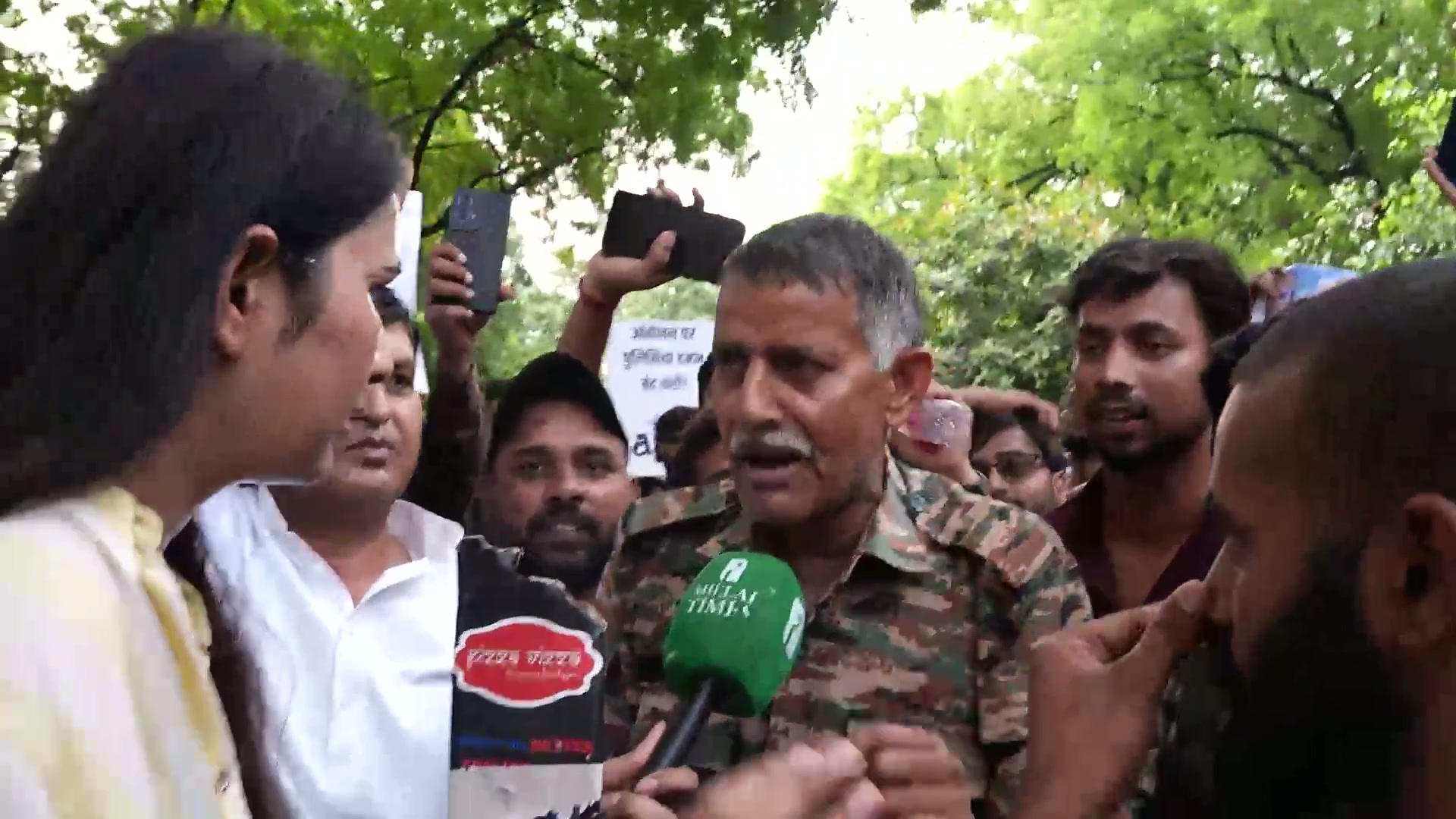 ⁣প্রাক্তন সেনার পদক্ষেপে উত্তাল দিল্লী: নির্বাচন কমিশনের বিরুদ্ধে গুরুতর অভিযোগ..