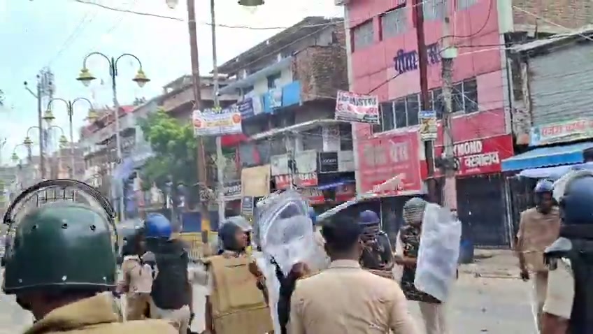 ⁣সিওয়ানে চলল গুলি, NEET পরীক্ষাকাণ্ডে উত্তাল বিহার