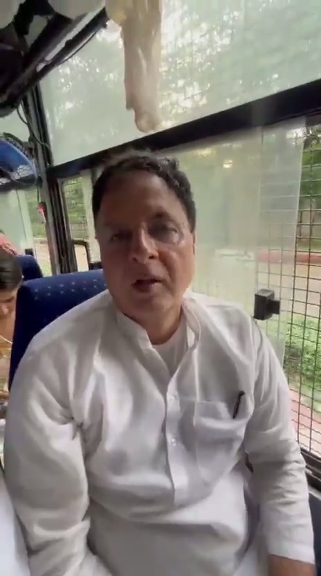 ⁣ছাত্রদের উপর দমন-গুন্ডাগিরি! লাঠিচার্জ-কাঁদানে গ্যাসের প্রতিবাদে উত্তাল কংগ্রেস