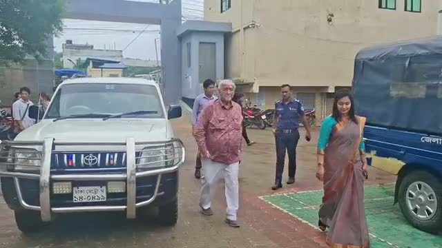 বান্দরবানে বন্যায় ক্ষতিগ্রস্ত পরিবারের মাঝে নগদ অর্থ ও হাইজিন সামগ্রী বিতরণ