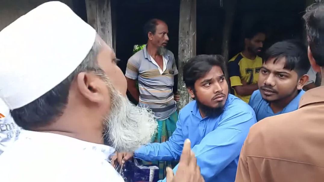 মিরুখালীতে গ্রাহকদের তো'পের মুখে বিদ্যুৎ অফিসের কর্মীরা