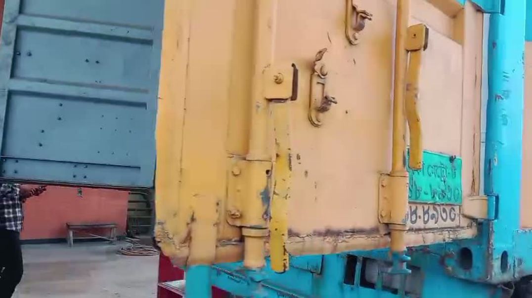 বিশাল বিশাল কাভার্ডভ্যানে পাচার হচ্ছে গ্যাস, ঘন্টার পর ঘন্টা সিরিয়ালে দাঁড়িয়ে ভোগান্তির শিকার হচ্