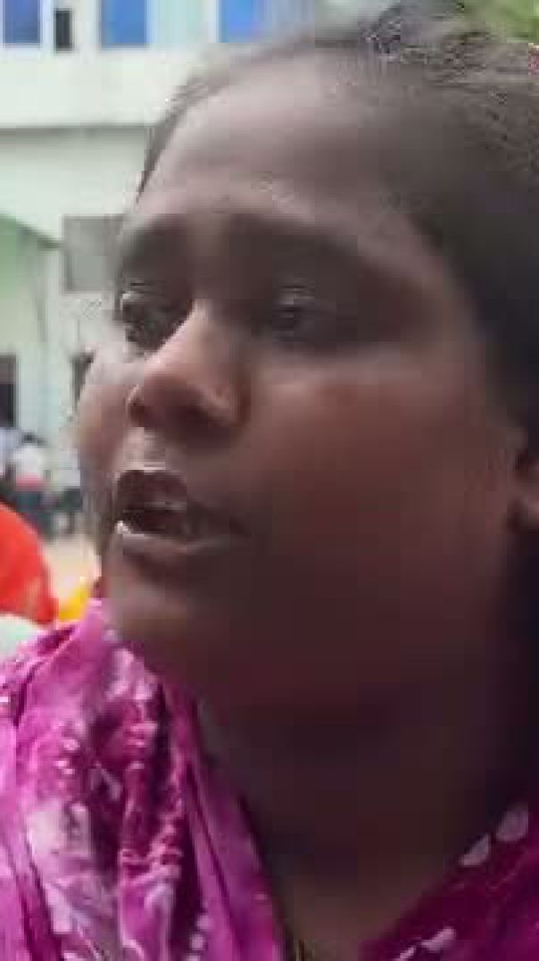 গাজীপুরে বেতন বকেয়ার দাবিতে কর্মীদের রাস্তা অবরোধ